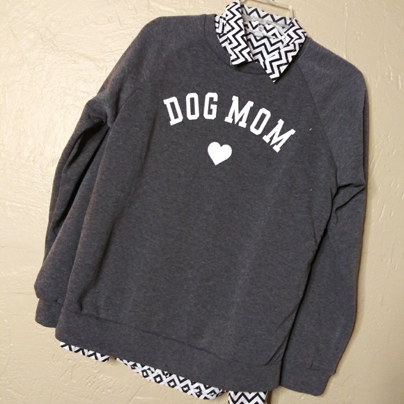 Tops - 🎯SALE Dog Mom Love Gray Sweatshirt